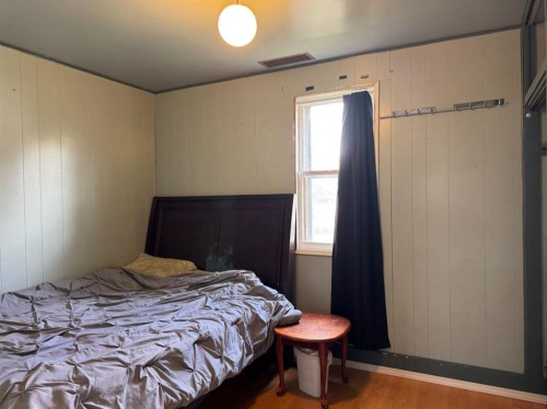 11205 103 Avenue, Fairview, AB - Indoor Photo Showing Bedroom