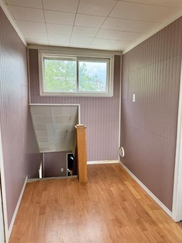11205 103 Avenue, Fairview, AB - Indoor Photo Showing Other Room