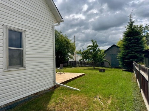 11205 103 Avenue, Fairview, AB - Outdoor