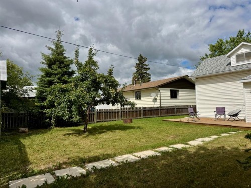 11205 103 Avenue, Fairview, AB - Outdoor