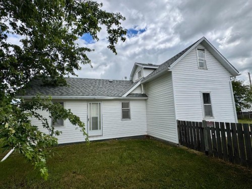 11205 103 Avenue, Fairview, AB - Outdoor
