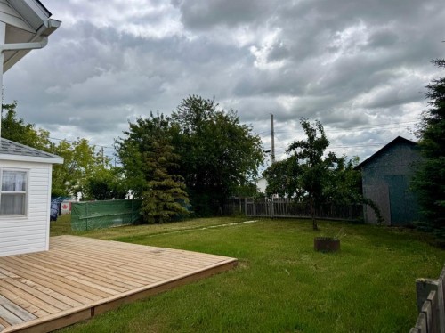 11205 103 Avenue, Fairview, AB - Outdoor