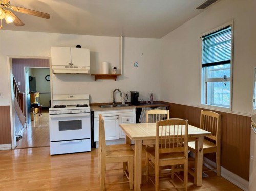 11205 103 Avenue, Fairview, AB - Indoor Photo Showing Kitchen With Double Sink
