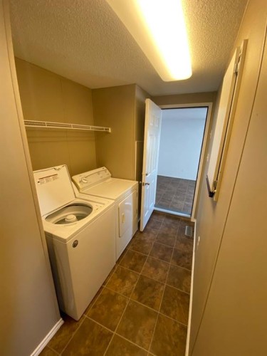 10404 98 Street, Fairview, AB - Indoor Photo Showing Laundry Room