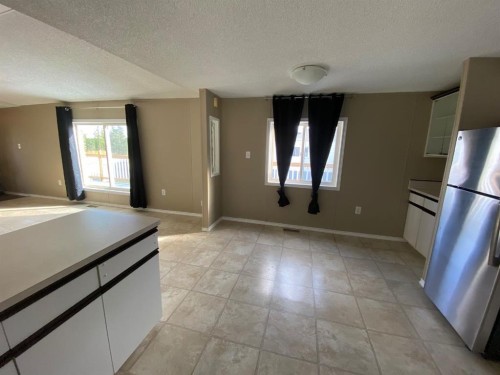 10404 98 Street, Fairview, AB - Indoor
