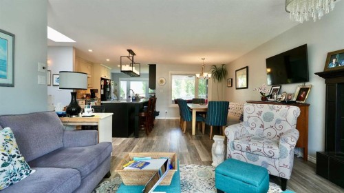 10501 83 Street, Peace River, AB - Indoor Photo Showing Living Room