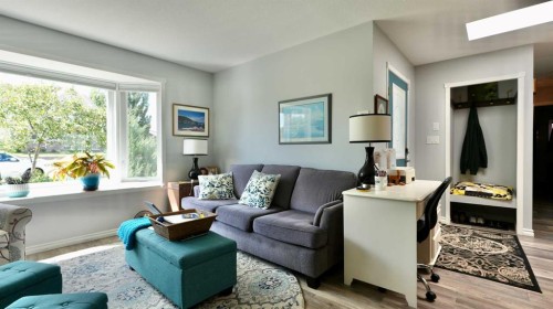 10501 83 Street, Peace River, AB - Indoor Photo Showing Living Room