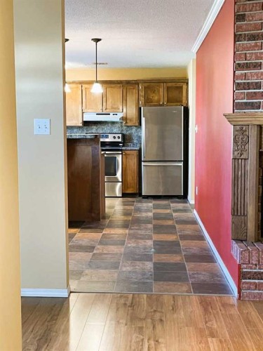 10409 115 Street, Fairview, AB - Indoor Photo Showing Kitchen