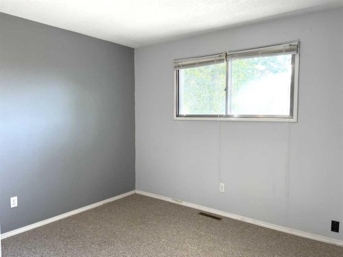 10409 115 Street, Fairview, AB - Indoor Photo Showing Other Room