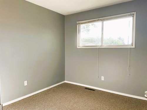 10409 115 Street, Fairview, AB - Indoor Photo Showing Other Room