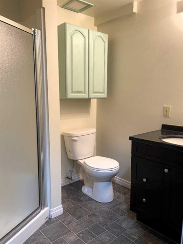 10409 115 Street, Fairview, AB - Indoor Photo Showing Bathroom