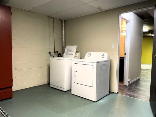 10409 115 Street, Fairview, AB - Indoor Photo Showing Laundry Room