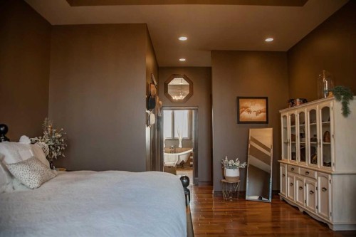 13 Chinook Crescent, High Level, AB - Indoor Photo Showing Bedroom