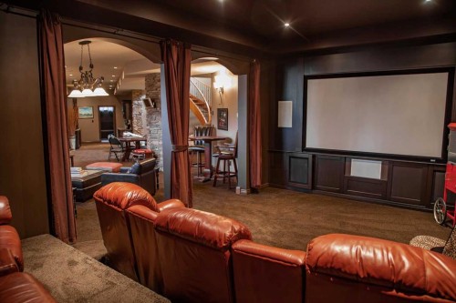 13 Chinook Crescent, High Level, AB - Indoor Photo Showing Other Room