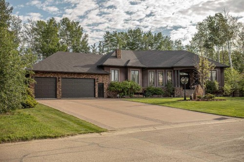 13 Chinook Crescent, High Level, AB - Outdoor