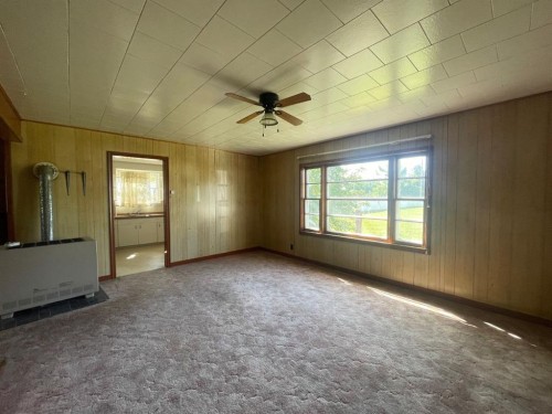 4829 56Th Avenue, High Prairie, AB - Indoor Photo Showing Other Room