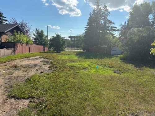9626 Hillcrest Drive, Grande Prairie, AB 
