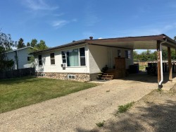 4718 49 Avenue  Grimshaw, AB T0H 1W0