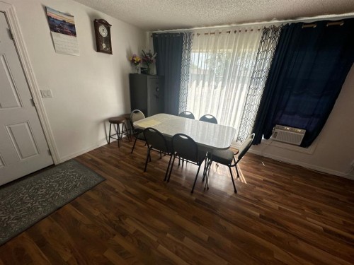 4718 49 Avenue, Grimshaw, AB - Indoor Photo Showing Dining Room