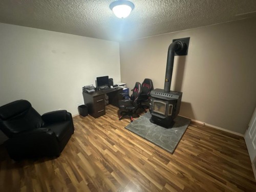 4718 49 Avenue, Grimshaw, AB - Indoor Photo Showing Other Room