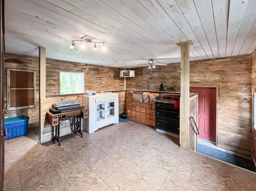 21 Erlam Street, Mclennan, AB - Indoor Photo Showing Other Room