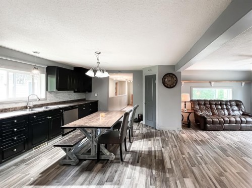 21 Erlam Street, Mclennan, AB - Indoor Photo Showing Other Room