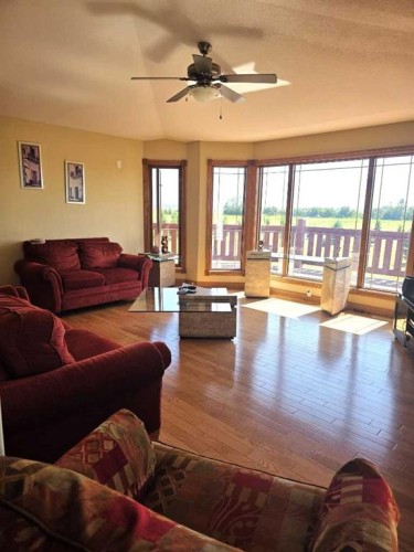 16308-163 Range Road, High Prairie, AB - Indoor Photo Showing Living Room