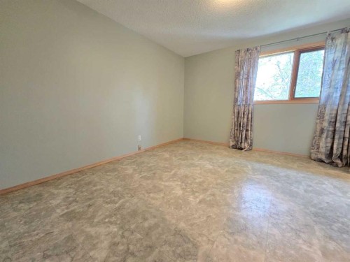 5510 50 Street, Berwyn, AB - Indoor Photo Showing Other Room