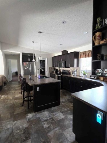 4732-55 Avenue, High Prairie, AB - Indoor Photo Showing Kitchen With Upgraded Kitchen