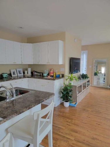 11312 91 Street, Peace River, AB - Indoor Photo Showing Kitchen