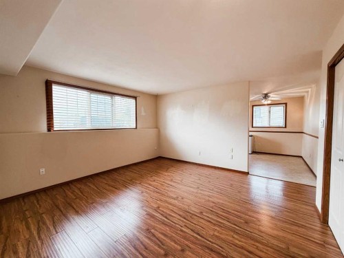 3-1006 3 Avenue, Beaverlodge, AB - Indoor Photo Showing Other Room