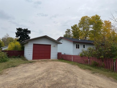 4807 51 Street, Fort Vermilion, AB - Outdoor