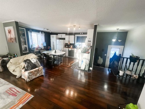 4807 51 Street, Fort Vermilion, AB - Indoor Photo Showing Living Room