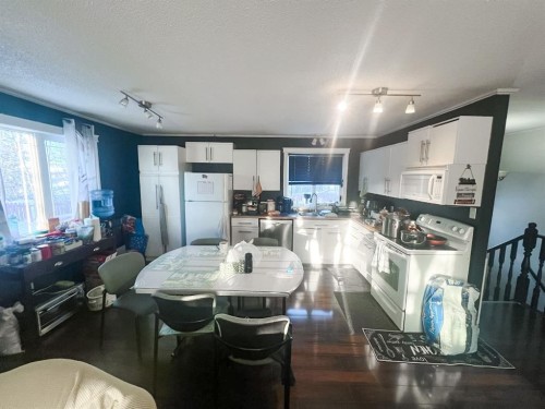 4807 51 Street, Fort Vermilion, AB - Indoor Photo Showing Dining Room