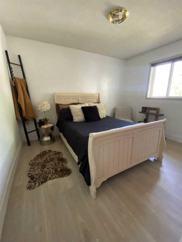 7607 Michealis Boulevard, Grande Prairie, AB - Indoor Photo Showing Bedroom