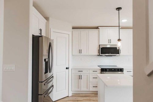 9560 114 Avenue, Clairmont, AB - Indoor Photo Showing Kitchen