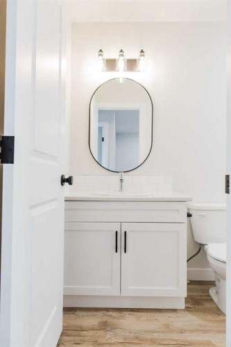 9560 114 Avenue, Clairmont, AB - Indoor Photo Showing Bathroom