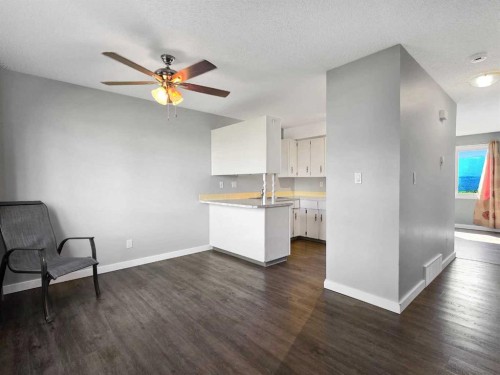 98 97 Avenue, Grande Cache, AB - Indoor Photo Showing Kitchen With Double Sink