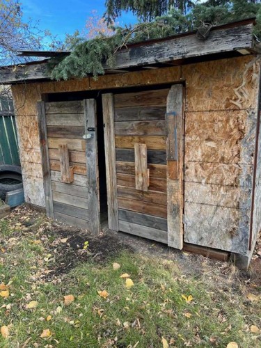 702 6Th Avenue, Beaverlodge, AB - Outdoor