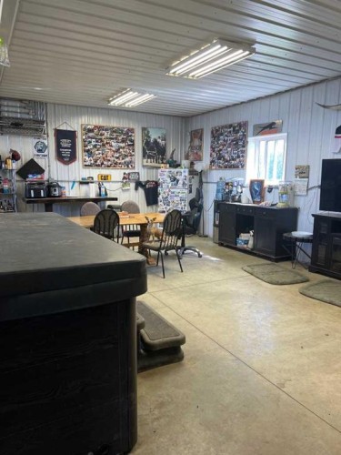 - Nw 32-70-9-W6, Beaverlodge, AB 