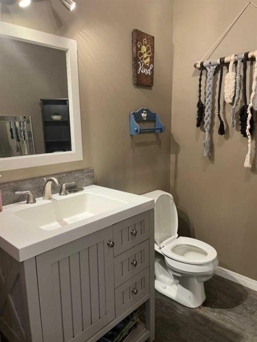 - Nw 32-70-9-W6, Beaverlodge, AB 