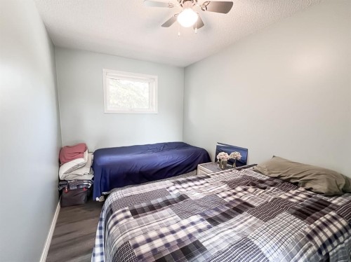 143 Peace River Ave, Rural Big Lakes County, AB - Indoor Photo Showing Bedroom