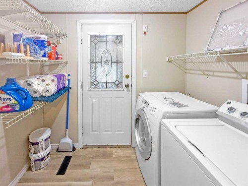 5206 52 Avenue, Valleyview, AB - Indoor Photo Showing Laundry Room