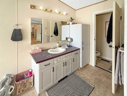 5206 52 Avenue, Valleyview, AB - Indoor Photo Showing Bathroom