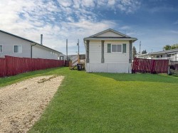 5206 52 Avenue  Valleyview, AB T0H 3N0