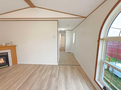 5206 52 Avenue, Valleyview, AB - Indoor With Fireplace
