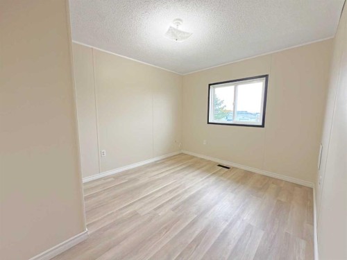 5206 52 Avenue, Valleyview, AB - Indoor Photo Showing Other Room