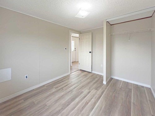 5206 52 Avenue, Valleyview, AB - Indoor Photo Showing Other Room