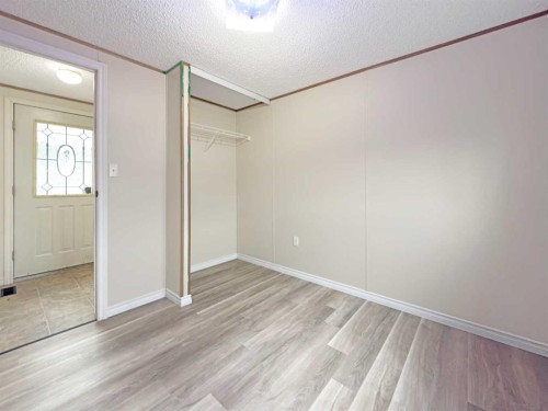 5206 52 Avenue, Valleyview, AB - Indoor Photo Showing Other Room