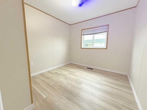 5206 52 Avenue, Valleyview, AB - Indoor Photo Showing Other Room